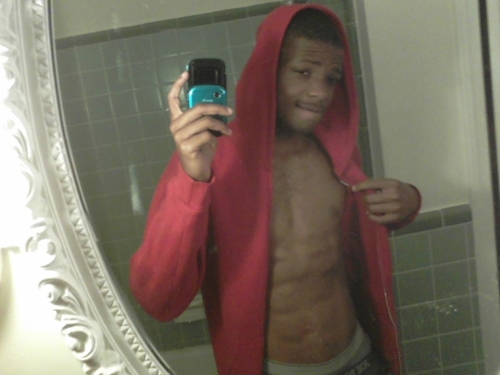 ya boy Teddy aka Malik beautiful daughter named maliyah & a sexy wife my Queen @Nikki_monroeee O9.19. O9 the king is here