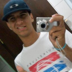 Filho de deus ,irmão do @murilin_p9 ,  jogador de futebol e  ousado !