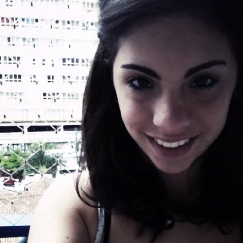 Feita de sonhos, e a procura da realização de cada um deles. Seguir com fé e coragem é o melhor {: