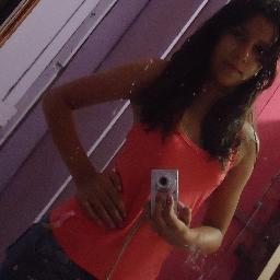 sou legal,timida,nao sou enjoada,envangelica .... deixo uma frase ,nunca maxuque um coraçao pois vc pode estar dentro dele