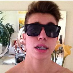 FC Dedicado ao gordo do @whoiscarlos. Carlet, Directioner, Little Liar e Restarteira/Colorida. Since: 10/10/11. Oficializado por ele em 21/10/11 as 21h05 ;3