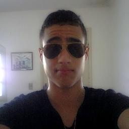 21/10/96, 15 anos, Goleiro, Libra, Tecladista, e o mais importante... Servo do Senhor.