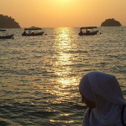 Ayeshakinali's profile picture. Writing, reading, relating and everything else that comes along the way....