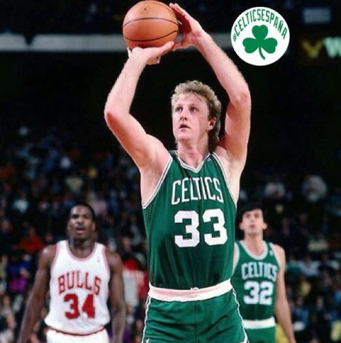 Amante del baloncesto desde mi existencia. Lo practico y comento a todas horas. Mis ídolos: Bird y Fernando Martín. #Celticsespaña I LOVE THIS GAME!
