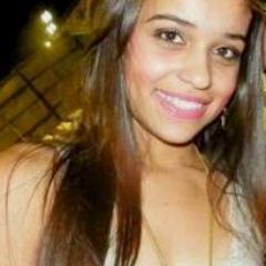 - Lindo é quando dois olhares se cruzam e dois sorrisos aparecem .. !