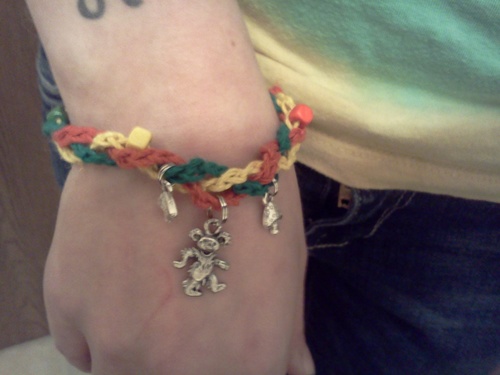 Welcome to HappyHemp! Handmade custom hemp jewelry. Enjoy a gift for someone special or yourself that no one else has!!
