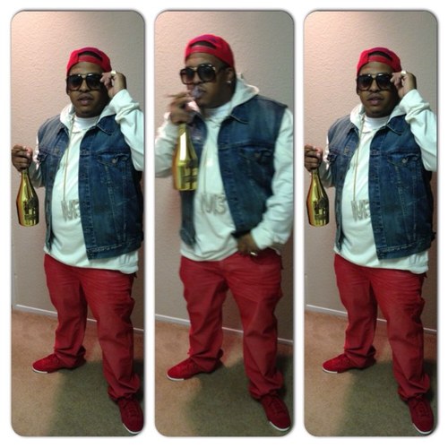 Im not cute im handsome, so hand me sumthin BITCH #NewMoney3⃣