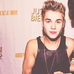 How can he make me so happy without even talking to me? If he smiles, and smile .. And that's how it works :') s2 / @justinbieber my love  ღ