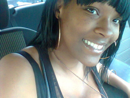 im well grounded...done with BS and drama...on a money makin mission, mother of two and on my shit....
