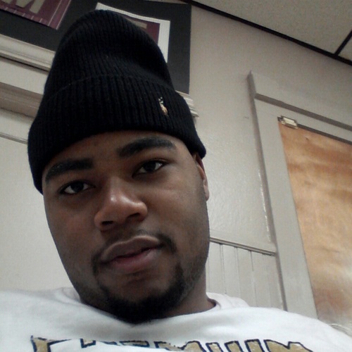 Tweet2SaveLives's profile picture. Ma moms gave birth to a winner so i gotta win.