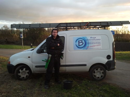 Dienstverlening/Schoonmaak PANNERDEN ,Glasbewassing,Gespecialiseerd in Vloeronderhoud,Kantoren,Reinigingswerk(Betaalbare prijzen voor een Perfecte schoonmaak)