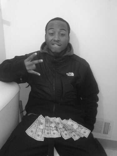 7mile Nigga , Free My Hittaz ! R.I.Paradise Juan & Armani , I Love Yall. Follow My GirlFr @CashYouTheShit(: & My Bestfr @AshCash____