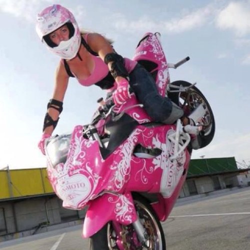 slimgirlshireen's profile picture. 