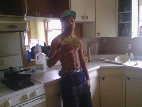 Fuck the lame niggas get money an fuck bitches my motto #SSMG ova everything Southside Banggin !