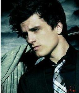 amarlo mas que nada en este mundo... porque el es mi todo...JOSH HUTCHERSON!!