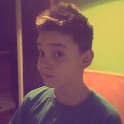 Hey guy I'm a BoyDirectioner pleas follow me back:D
I love Louis, Zayn, Niall, Harry and Liam:D