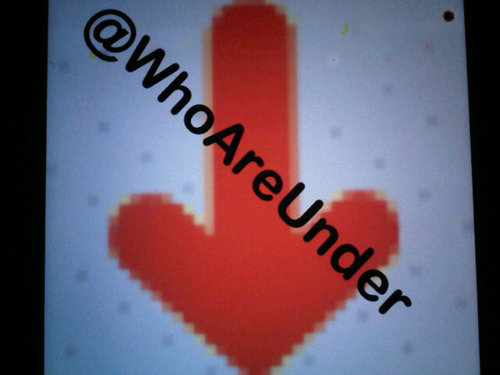 Hier voor te gekke tweets om te RT of een picca van te maken ! #WhoAreUnder