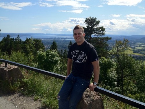 EvansKristian1's profile picture. Solid bubbles