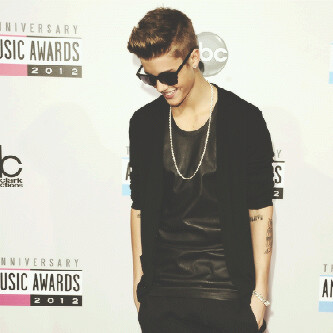 Amo a JUSTIN BIEBER♥ y vivo para callarles la boca a los que dicen maricadas de el .