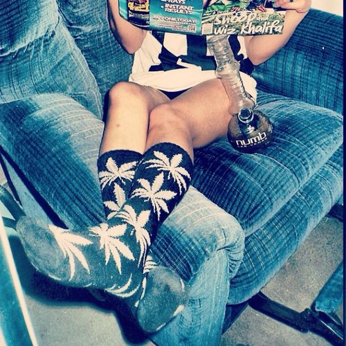 Just a classy stoner getting through life one bong rip at a time #stonernation #420 #stonergirl #stonerproblems