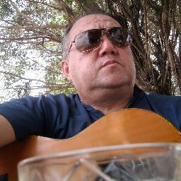 Músico, compositor e comediante no dia a dia!!