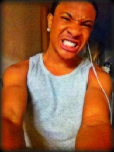 follow my beautiful girlfriend @Malon_London13 ♥