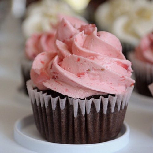 Mmm Yeah i have twitter! FOLLOW BACK! Follow me on instagram @welovethefood