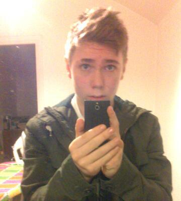 SingletonCarter's profile picture. New account. 100% follow back i swear