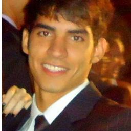 Não desvalorize ninguém pois um dia você pode acordar, e perceber que você perdeu um diamante, enquanto você tava muito ocupado colecionando pedras!