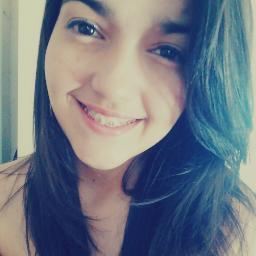 Ri de coisas sérias e chora por coisas bobas. Sou dessas.