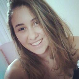 mandiisoliveira's profile picture. 