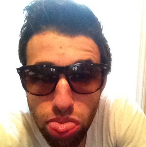 College kid, promoter, marketer, entertainer. Talking #RealTalk since '92.