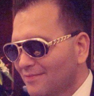 IT Executive. Blissfully enjoying to be alive and kiking....