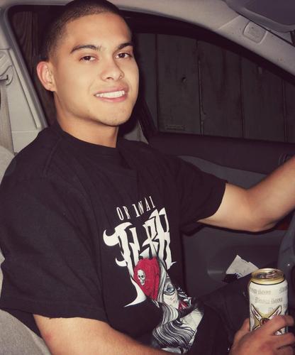 My names Fabian single im 19 born in LA live in Imperial. Fuck the writing bs just hit me up!