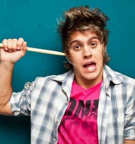 acho que era o thomas??? bate aki hahahhaha :)