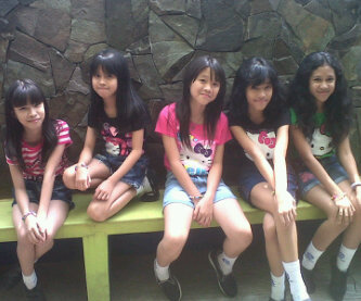 Fanbase of @kizzy_kz { @rehueladelia_d , @carmelitta6 ,@anstasy_aa , @ArtheaVeron , @andhieni_e }  Resmi by : @rehueladelia_d