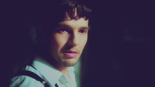 MolonyNews's profile picture. Fan Page with updates on Actor Damien Molony!
Run by @suhemming Moderator at the @DMolonyForum :) xx