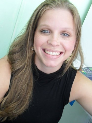 Sou amiga de todas as horas, sou sincera,sou dedicada sou fiel e amo pra valer....E por isso me ferro!!!sempre espero mt de pessoas q nd tem a oferecer....