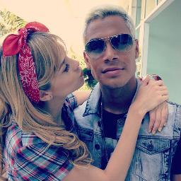 Nem palavras, nem gestos serão sulficientes para descrever meu amor por vocês *--*