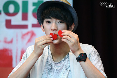 Terverif @FlytoSEOULent  || Maknae from B1A4. Garis93yo'-')/|| liat2 naksir loh bebs.