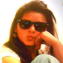soy diferente  
soy loka soy muy dibertida y por eso me quieres