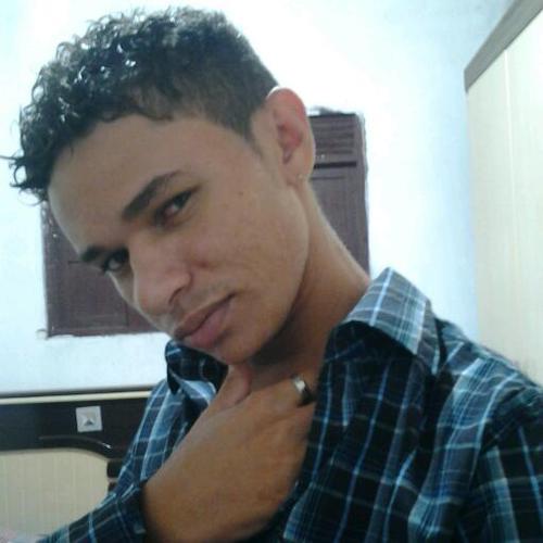 Alegre, boa pessoa e cincero.