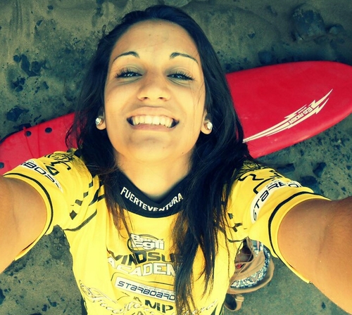 YusbeliGS's profile picture. Estudiante de 1° de Bachiller, 16 añitos y guitarrista :)