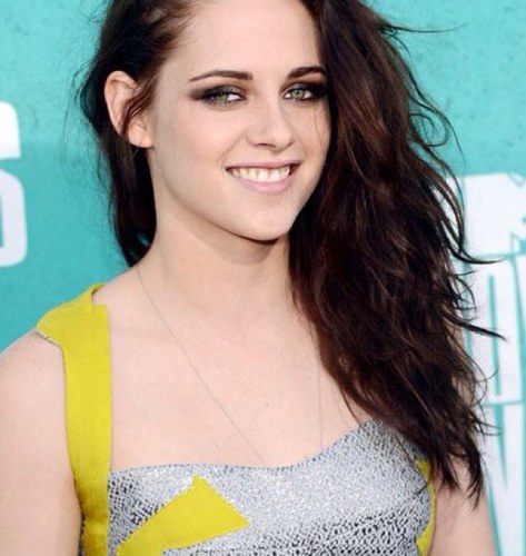 my name kristen stewart in twilght saga they call me isabella marie swan but just say bella/bells
