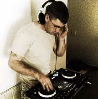 New DJ just getting started and getting my mixes out. Check out the mixes on soundcloud and find me on facebook!
http://t.co/qPcGMKaY
