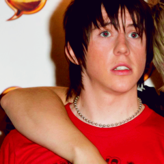 McFly não é só uma banda, é uma estranha que chamo de vida. Se amar é fácil, amar o McFly é extremamente fácil! SINCE- HJ