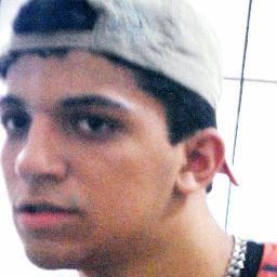 Um cara interessante, você conhece em poucos instantes , um cara maneiro, gente boa conta com ele, que contara com você !