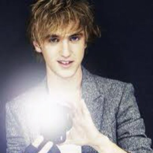 The misunderstood blonde ferret.  //16+Rp Non canon\\ @KatharinaIsa is my world. I love her more than anything.