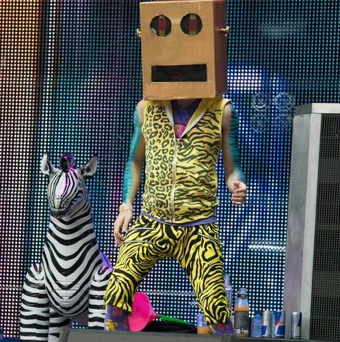 BEST SHUFFLING MACHINE EVER CREATED!!!!!!