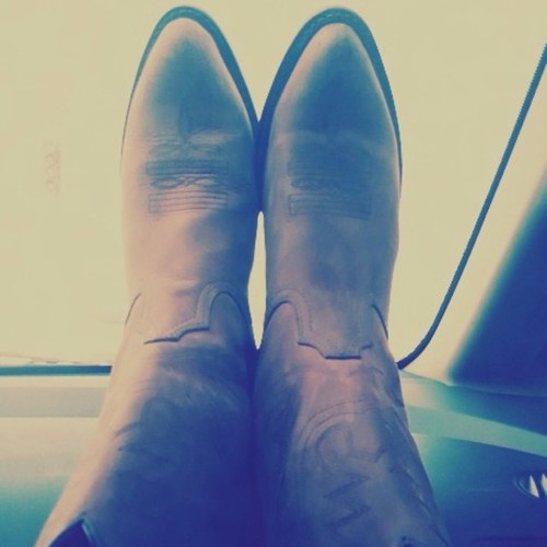 Love God, sweet tea, and the SEC 
•••• 4 Southern Besties